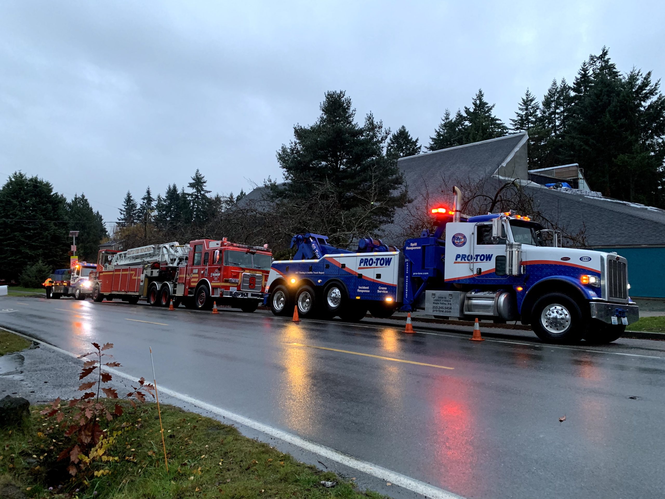 Seattle Fire Truck Needs Heavy Duty Towing | Pro-Tow 24 Hr Towing